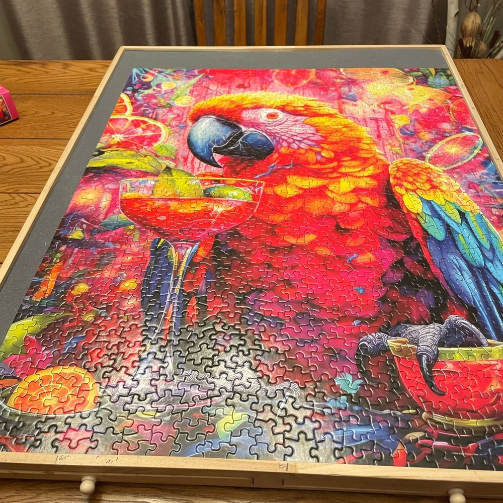 Vibrant Parrot Puzzle for Bird Lovers